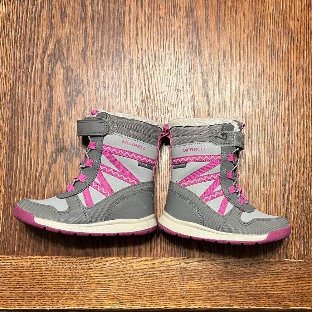 Merrell Kids Boots in Gray and Pink